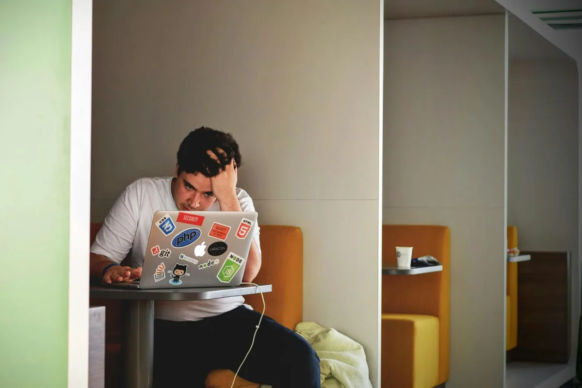Les limites pratiques d'Excel pour un traiteur Tableur Excel saturé d'onglets et formules complexes pour un traiteur événementiel